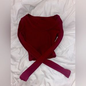 xs cropped maroon long sleeve